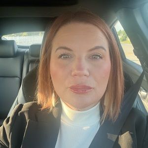 Meet your Posher, Casey